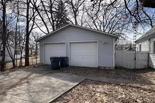 2076 Flanders Rd, North Saint Paul, MN 55109 - Photo 2