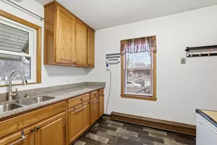 227 Maryland Ave W, Saint Paul, MN 55117 - Photo 8