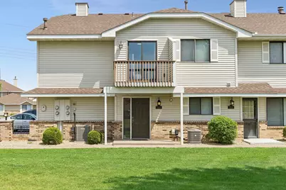 7515 Vinewood Court N, Maple Grove, MN 55311 - Photo 2