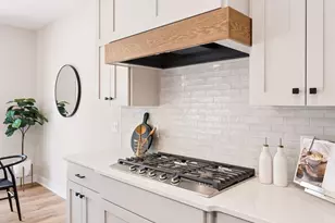 3916 Mcmenemy St, Vadnais Heights, MN 55127 - Photo 8