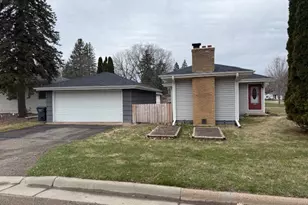 2800 Longview Dr, North Saint Paul, MN 55109 - Photo 2