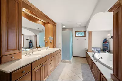 240 Cottonwood Drive, Vadnais Heights, MN 55127 - Photo 48