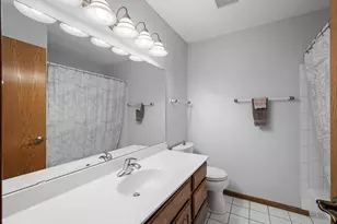 240 Cottonwood Dr, Vadnais Heights, MN 55127 - Photo 40