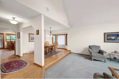 240 Cottonwood Drive, Vadnais Heights, MN 55127 - Photo 10