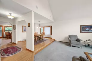 240 Cottonwood Dr, Vadnais Heights, MN 55127 - Photo 10