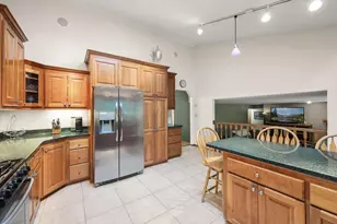 240 Cottonwood Dr, Vadnais Heights, MN 55127 - Photo 18