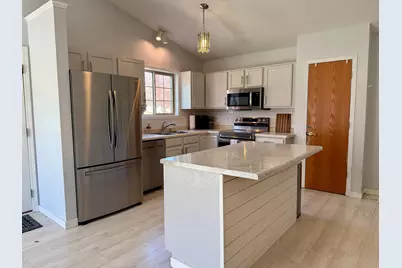 3818 Strathmore Lane SE, Rochester, MN 55904 - Photo 4