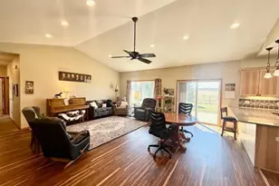 906 Sunrise Blvd, Redwood Falls, MN 56283 - Photo 14