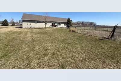 906 Sunrise Boulevard, Redwood Falls, MN 56283 - Photo 14
