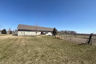 906 Sunrise Blvd, Redwood Falls, MN 56283 - Photo 14