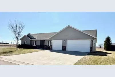 906 Sunrise Boulevard, Redwood Falls, MN 56283 - Photo 10