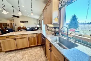 906 Sunrise Blvd, Redwood Falls, MN 56283 - Photo 20