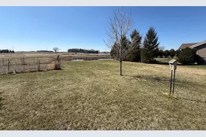 906 Sunrise Boulevard, Redwood Falls, MN 56283 - Photo 8