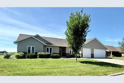 906 Sunrise Boulevard, Redwood Falls, MN 56283 - Photo 2