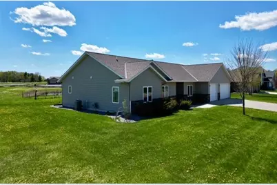 906 Sunrise Boulevard, Redwood Falls, MN 56283 - Photo 4