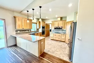 906 Sunrise Blvd, Redwood Falls, MN 56283 - Photo 22