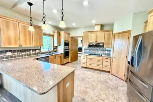 906 Sunrise Blvd, Redwood Falls, MN 56283 - Photo 24