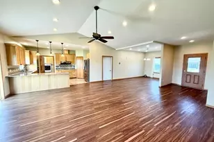906 Sunrise Blvd, Redwood Falls, MN 56283 - Photo 20