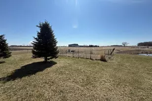 906 Sunrise Blvd, Redwood Falls, MN 56283 - Photo 16