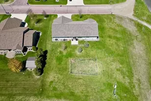 906 Sunrise Blvd, Redwood Falls, MN 56283 - Photo 8