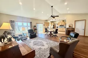 906 Sunrise Blvd, Redwood Falls, MN 56283 - Photo 26