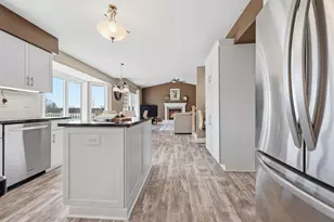 592 Vicki Ln, Shoreview, MN 55126 - Photo 16