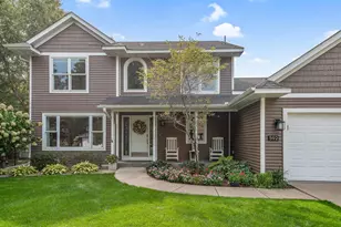 592 Vicki Ln, Shoreview, MN 55126 - Photo 2