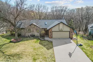 15 Apfelridge Ct, South Saint Paul, MN 55075 - Photo 2