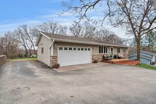 26641 Woodcrest Dr, Elko New Market, MN 55020 - Photo 4