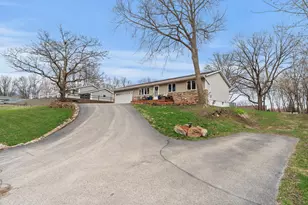 26641 Woodcrest Dr, Elko New Market, MN 55020 - Photo 2