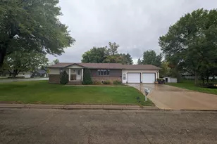 411 6th Ave SW, Perham, MN 56573 - Photo 4