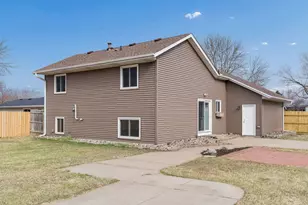 601 Cedar St SW, Isanti, MN 55040 - Photo 44