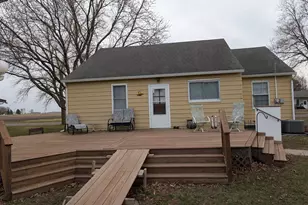 129 Martin St E, Lewisville, MN 56060 - Photo 2