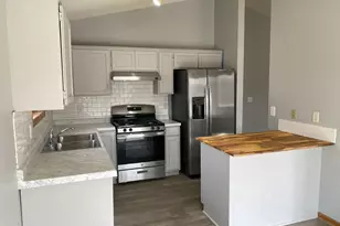 218 Crystal Ln, Montrose, MN 55363 - Photo 8