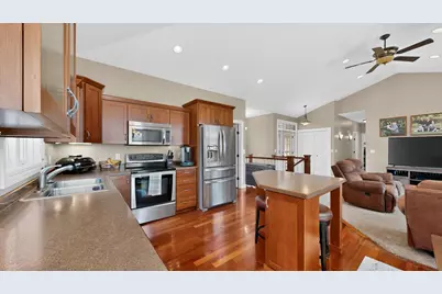 1442 30th Street NW, Austin, MN 55912 - Photo 10