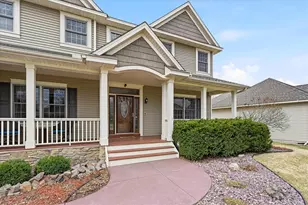 10827 Jersey Dr N, Brooklyn Park, MN 55445 - Photo 2