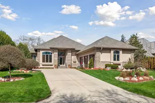 9226 Breckenridge Ln, Eden Prairie, MN 55347 - Photo 8