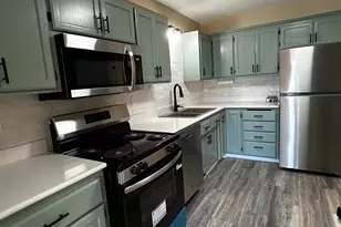 901 W Main St, Belle Plaine, MN 56011 - Photo 2