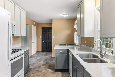 1812 Sunny Slope Lane, Saint Paul, MN 55116 - Photo 10