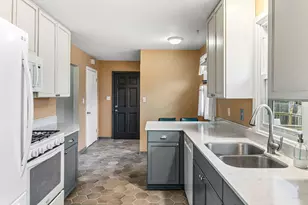 1812 Sunny Slope Ln, Saint Paul, MN 55116 - Photo 10