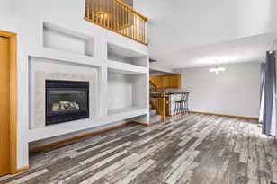 858 Gannon Dr, Shakopee, MN 55379 - Photo 4