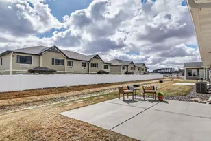 4881 Field Crest Ln, Eau Claire, WI 54701 - Photo 16