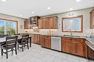 10408 Wyoming Ave S, Bloomington, MN 55438 - Photo 12