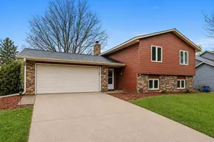 10408 Wyoming Ave S, Bloomington, MN 55438 - Photo 2