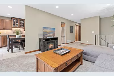 10408 Wyoming Avenue S, Bloomington, MN 55438 - Photo 8