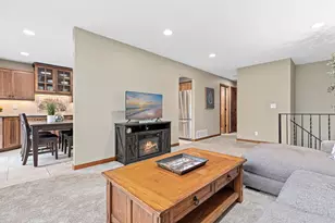 10408 Wyoming Ave S, Bloomington, MN 55438 - Photo 8