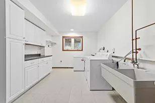10408 Wyoming Ave S, Bloomington, MN 55438 - Photo 26