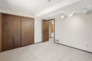 7351 Walnut Ct, Eden Prairie, MN 55346 - Photo 26