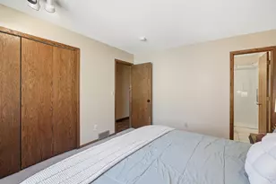 7351 Walnut Ct, Eden Prairie, MN 55346 - Photo 20