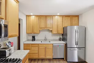 7351 Walnut Ct, Eden Prairie, MN 55346 - Photo 6